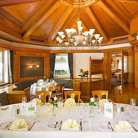 Hotell Am Kurpark 4*