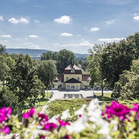 Hotell Am Kurpark 4*